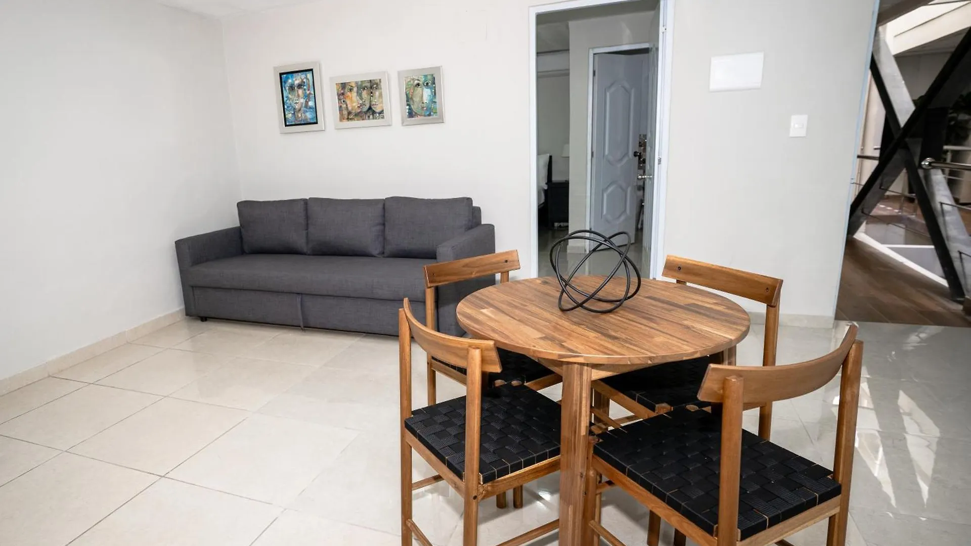 Apartamentos Roman Santo Domingo Apart Otel